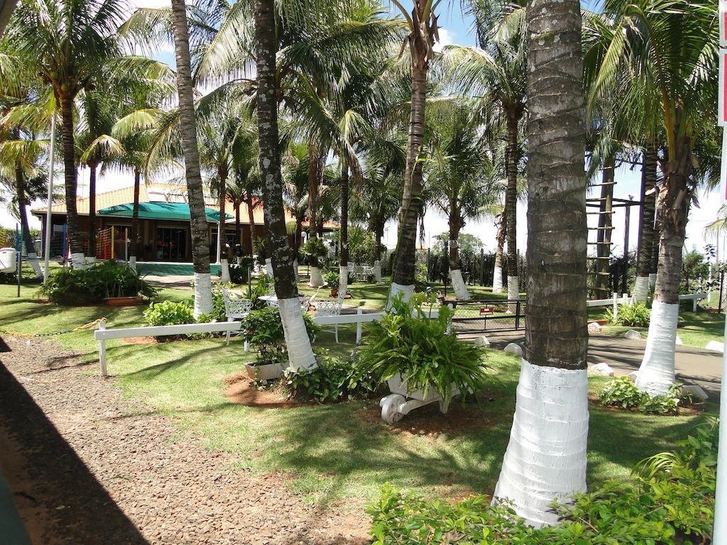 Hotel Pousada Vale Do Sol Em Pompeia Exterior photo